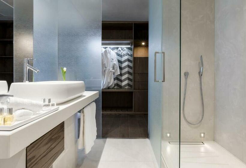 اتاق استاندارد, Maritim Hotel Plaza Tirana