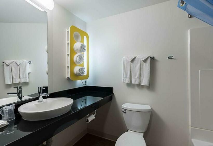 اتاق لوکس با تخت بزرگ, Motel 6 Moosomin, Sk
