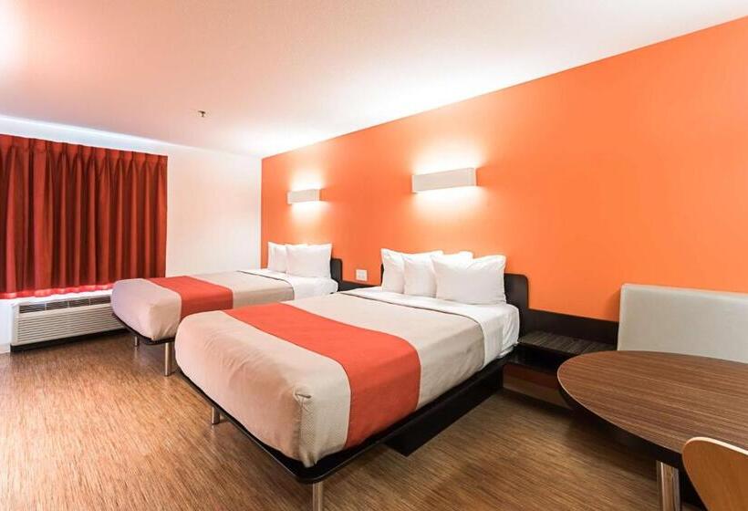 اتاق لوکس, Motel 6 Moosomin, Sk