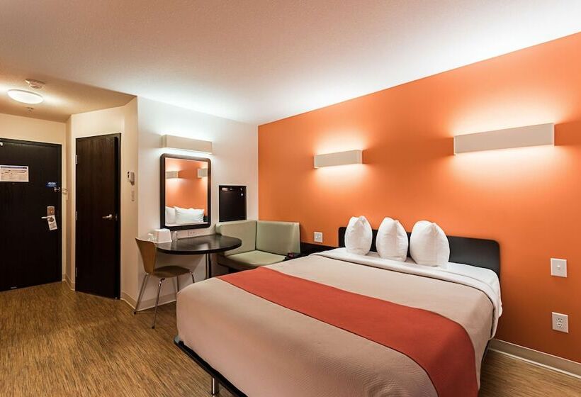 اتاق لوکس, Motel 6 Moosomin, Sk