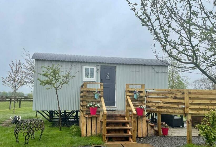 اتاق استاندارد با چشم‌انداز باغ, Skipbridge Farm Glamping