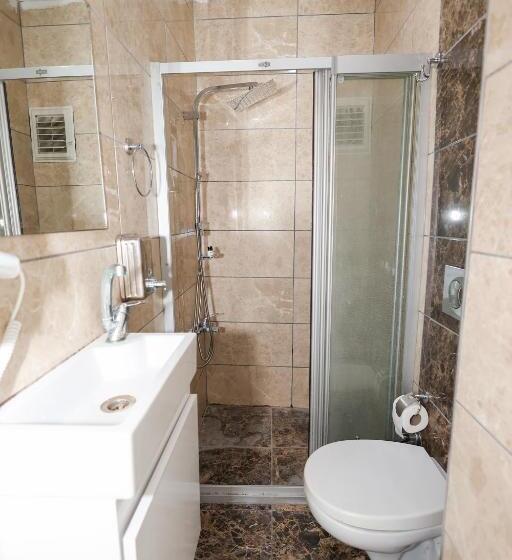 اتاق استاندارد سه نفره, Merdin Suites & Hotel   Downtown