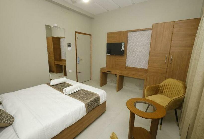 اتاق لوکس, Grand Courtyard Business