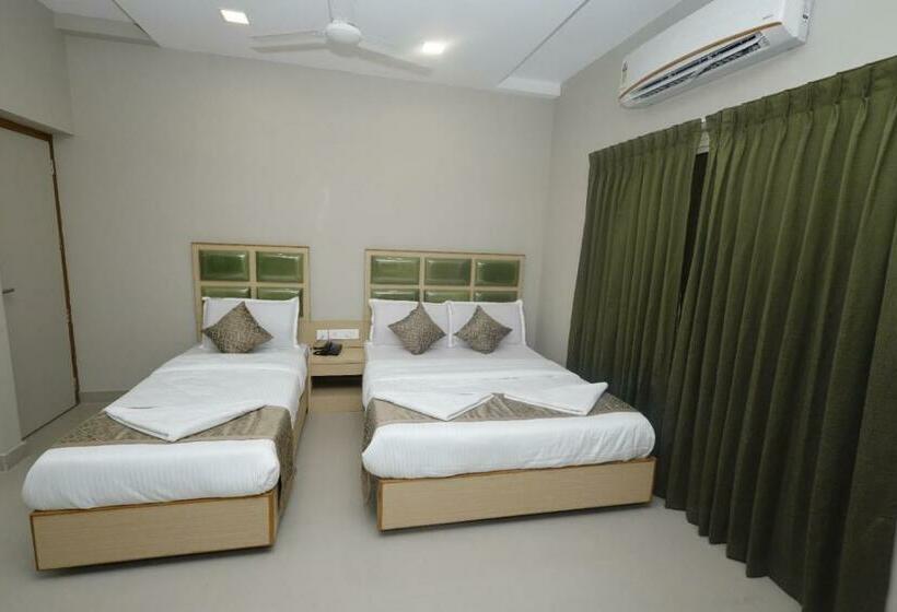 اتاق لوکس سه تخته, Grand Courtyard Business
