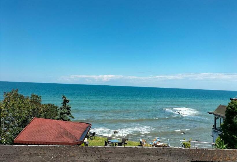 اتاق لوکس با چشم‌انداز دریا, Kumsal Otel