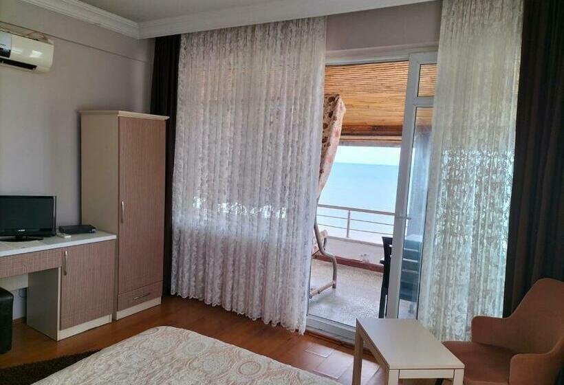 اتاق لوکس با چشم‌انداز دریا, Kumsal Otel