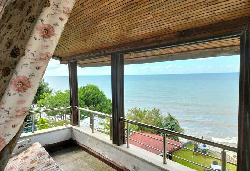 اتاق لوکس با چشم‌انداز دریا, Kumsal Otel