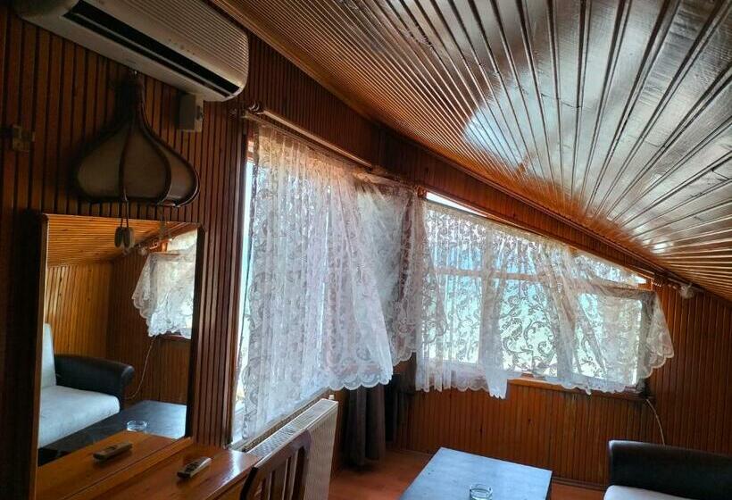 اتاق استاندارد با چشم‌انداز دریا, Kumsal Otel