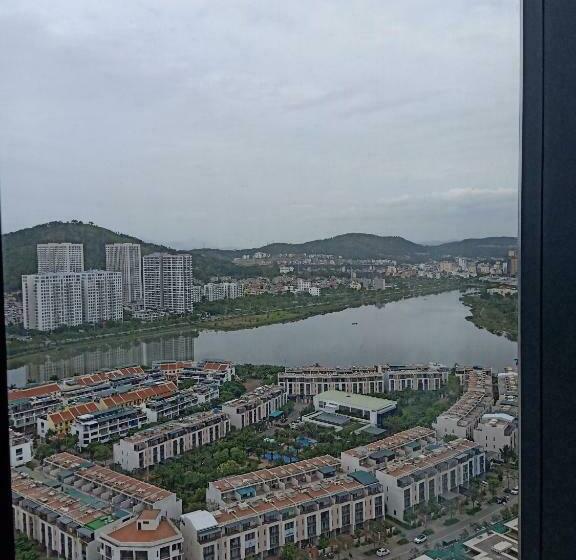 Standard studio with lake view, Alacarte  Rosabella Nguyen