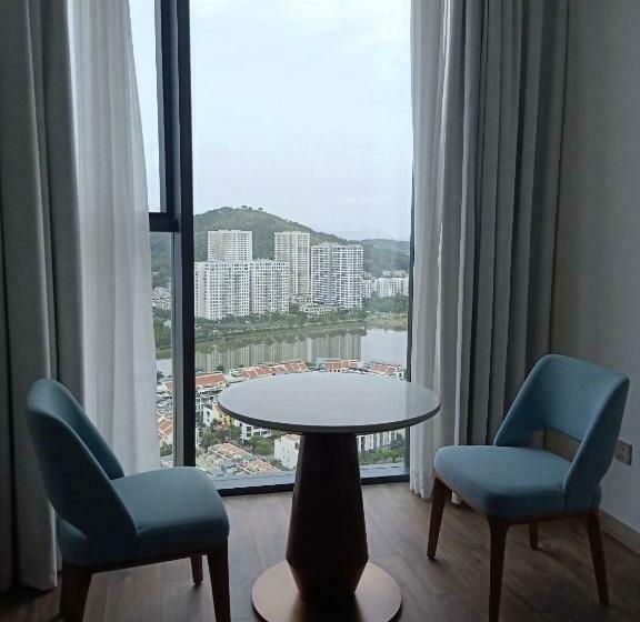Standard studio with lake view, Alacarte  Rosabella Nguyen