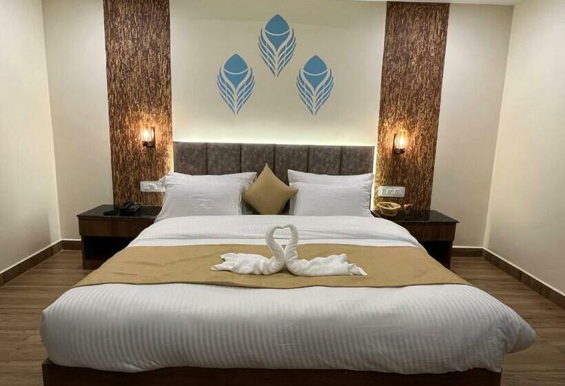 اتاق لوکس, Nivedan Hotel And Resort