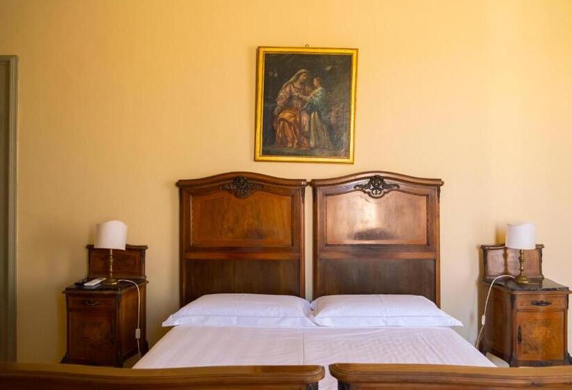 اتاق لوکس, Palazzo Lucangeli