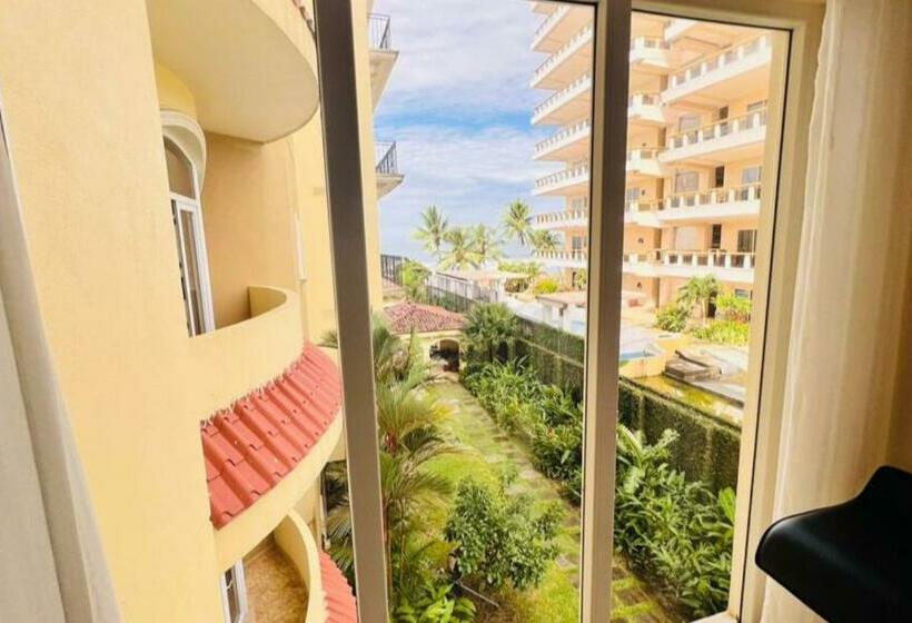 اتاق لوکس با چشم‌انداز دریا, Acqua Residences