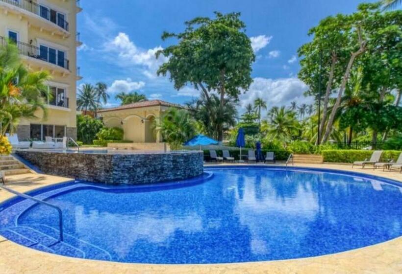اتاق لوکس با چشم‌انداز دریا, Acqua Residences