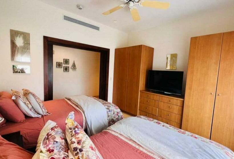 اتاق لوکس با چشم‌انداز دریا, Acqua Residences