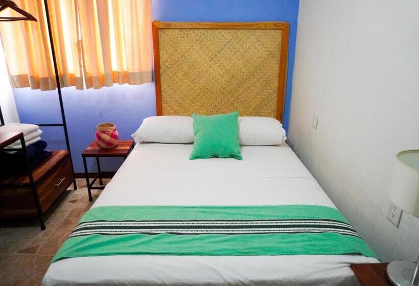 اتاق استاندارد با سرویس بهداشتی مشترک, Hostal Chocolate Calenda