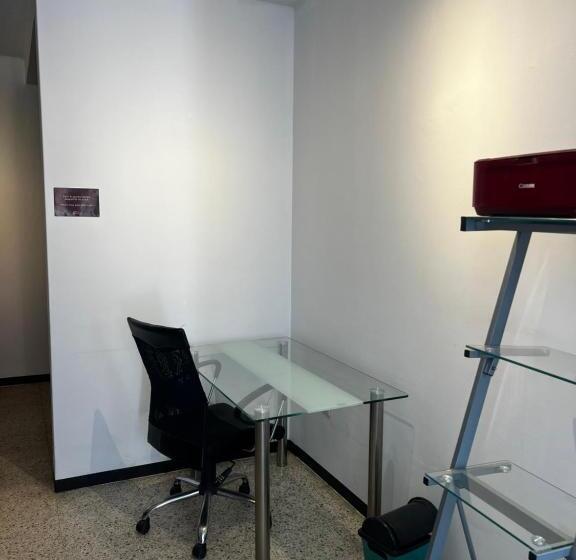 اتاق استاندارد با سرویس بهداشتی مشترک, Hostal Chocolate Calenda