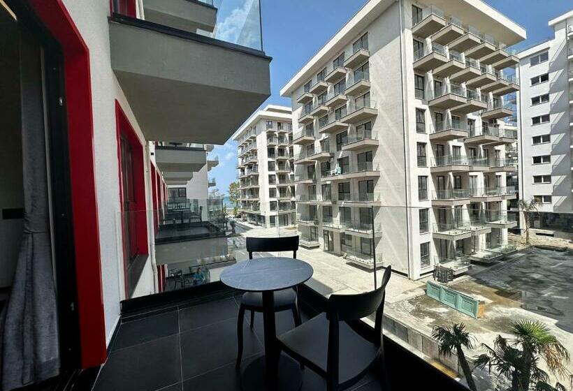 اتاق لوکس سه تخته, Frojd Kune Resort & Beach
