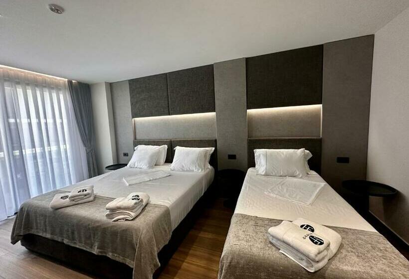 اتاق لوکس سه تخته, Frojd Kune Resort & Beach
