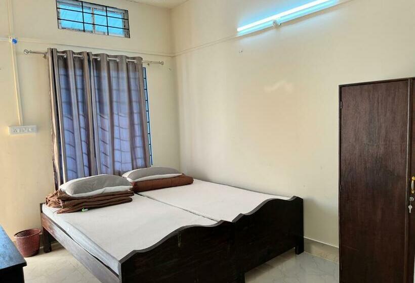 اتاق لوکس, Atithya Lodge