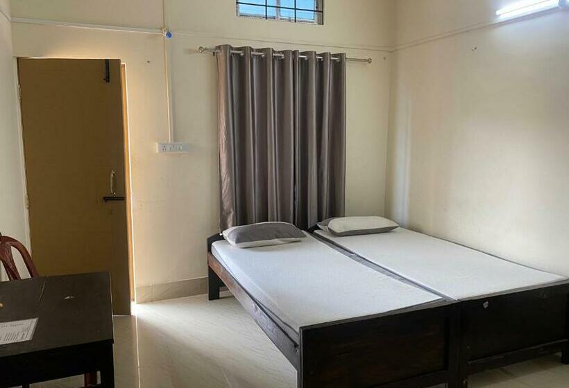 اتاق لوکس, Atithya Lodge