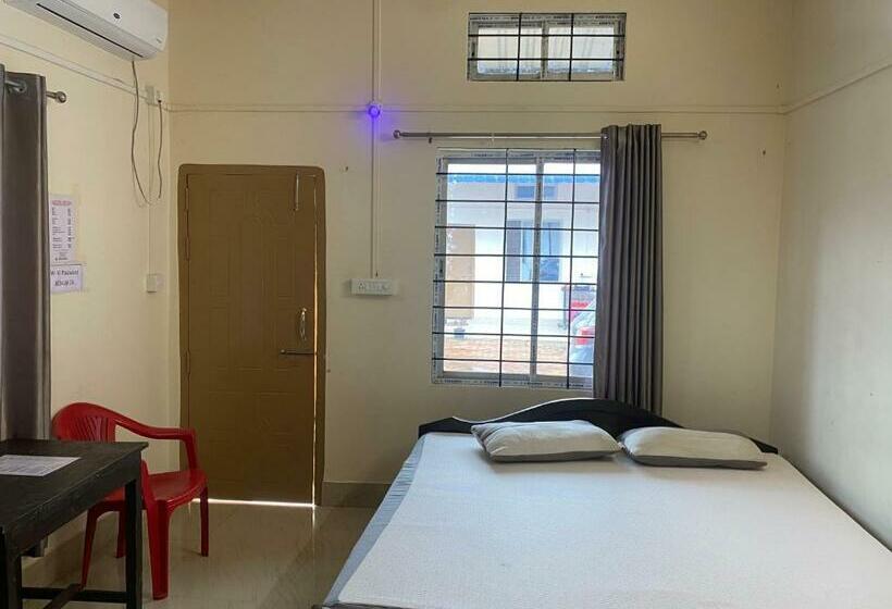اتاق سوپریور با تخت بزرگ, Atithya Lodge