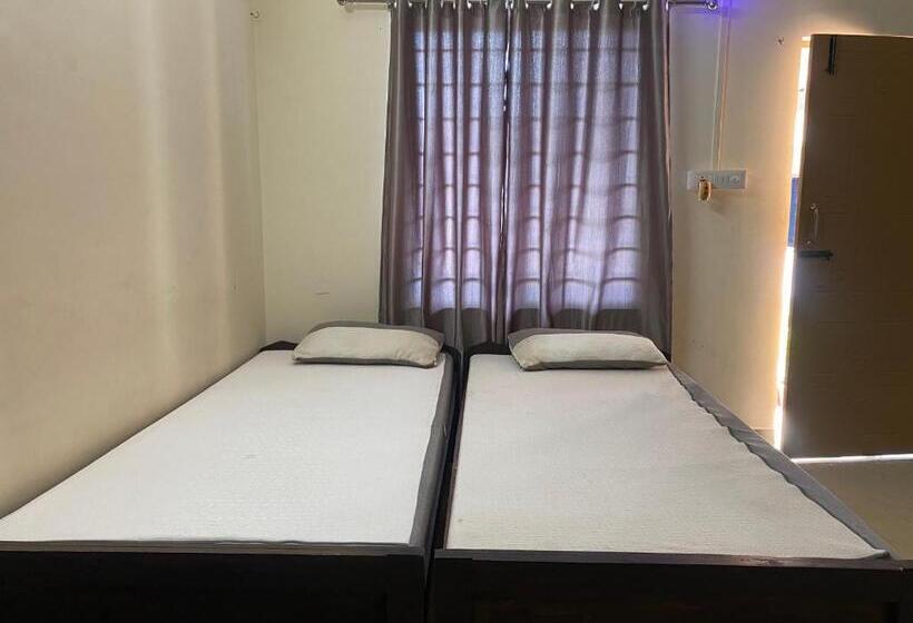 اتاق لوکس, Atithya Lodge