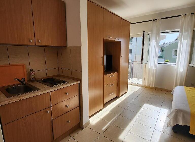 اتاق استاندارد با تراس, Bela Kuća Studio Apartments Na Korak Do Mora A Step To The Sea