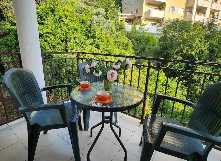اتاق استاندارد سه تخته با بالکن, Bela Kuća Studio Apartments Na Korak Do Mora A Step To The Sea