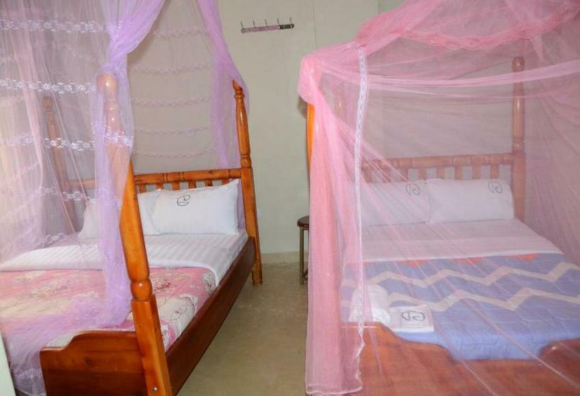 بنگله خانوادگی, Wamala Resort Hotel Ssese
