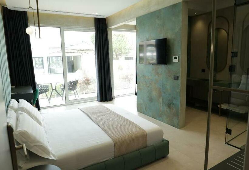 اتاق لوکس, Comfort Suites
