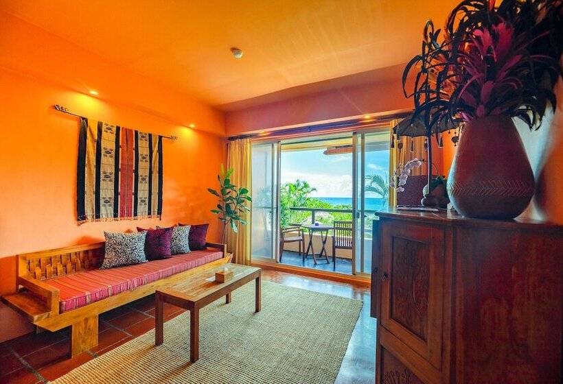اتاق راحتی با چشم‌انداز دریا, Red Garden Resort