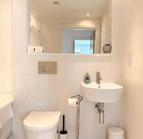 آپارتمان 1 خوابه با چشم‌انداز باغ, Canary Wharf   Luxury Apartments