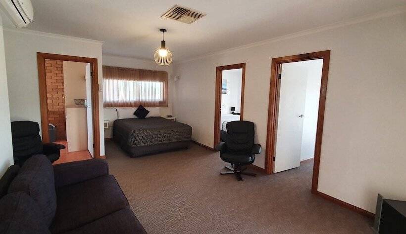 اتاق خانوادگی, Centrepoint Motel Deniliquin
