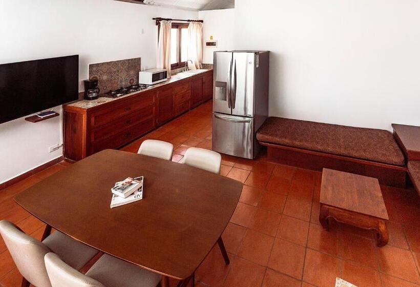 1 Bedroom Penthouse Apartment, Fabiola Condo