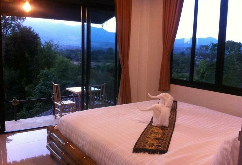 اتاق لوکس با وان آب گرم, Changpai Hill