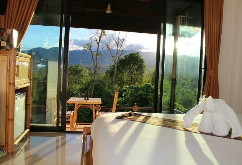 اتاق لوکس با وان آب گرم, Changpai Hill