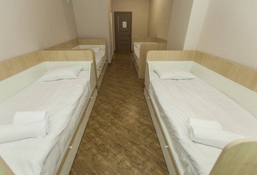 تختخواب در اتاق مشترک, Holiday Hostel