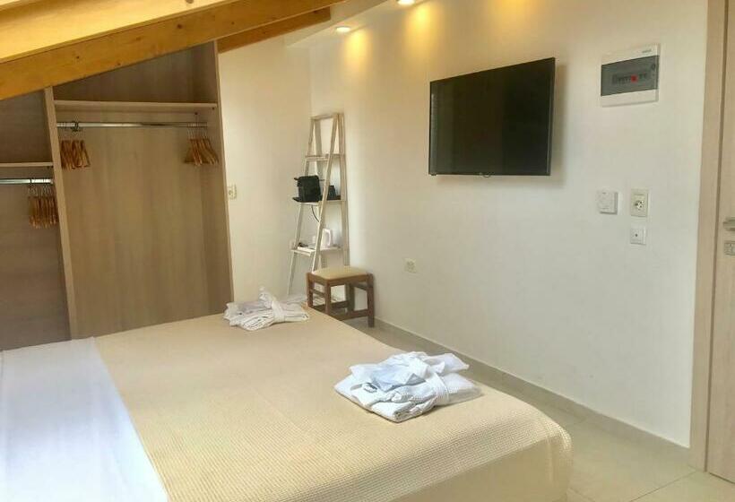 اتاق اساندارد با چشم‌انداز جانبی به دریا, Iakinthos Tsilivi Beach