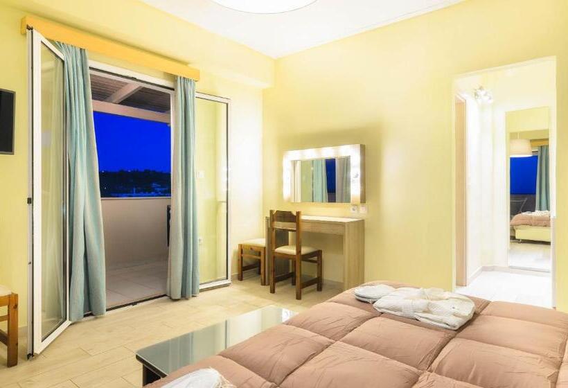 اتاق لوکس با چشم‌انداز دریا, Iakinthos Tsilivi Beach