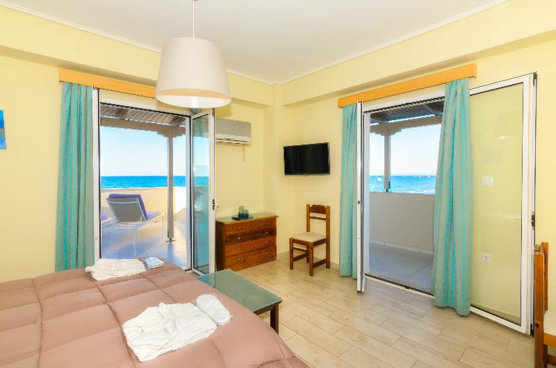 اتاق لوکس با چشم‌انداز دریا, Iakinthos Tsilivi Beach