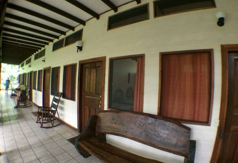 اتاق کلاسیک با چشم‌انداز باغ, Rana Roja Lodge