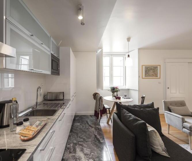 Standard Studio, Lisbon Serviced Apartments   Baixa Castelo