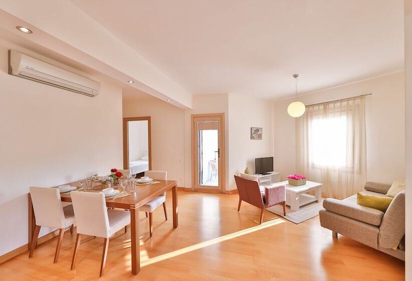 آپارتمان لوکس 2 خوابه, Myndos Residence