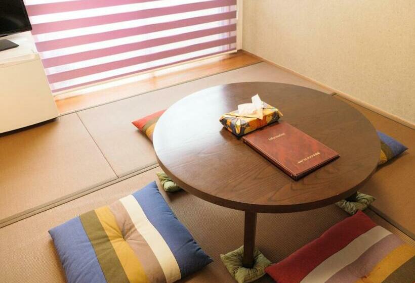 اتاق استاندارد با سرویس بهداشتی مشترک, Omotenashi Hostel Miyajima