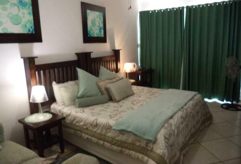 اتاق استاندارد, Heatherdale Guesthouse & Shuttle Services