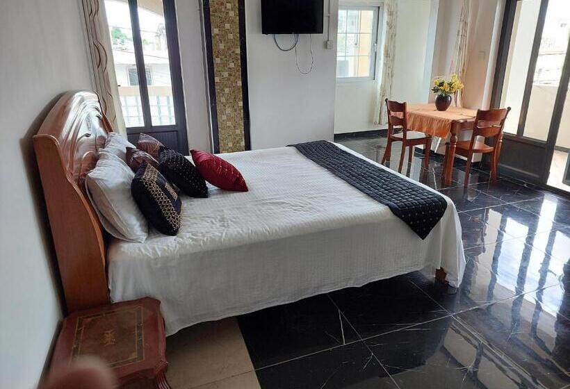 اتاق لوکس با بالکن, Mahe Holiday Resort