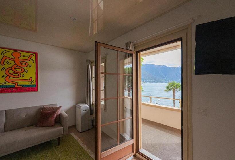 غرفة قياسية ثلاثية مزودة بشرفة, Jetty Montreux