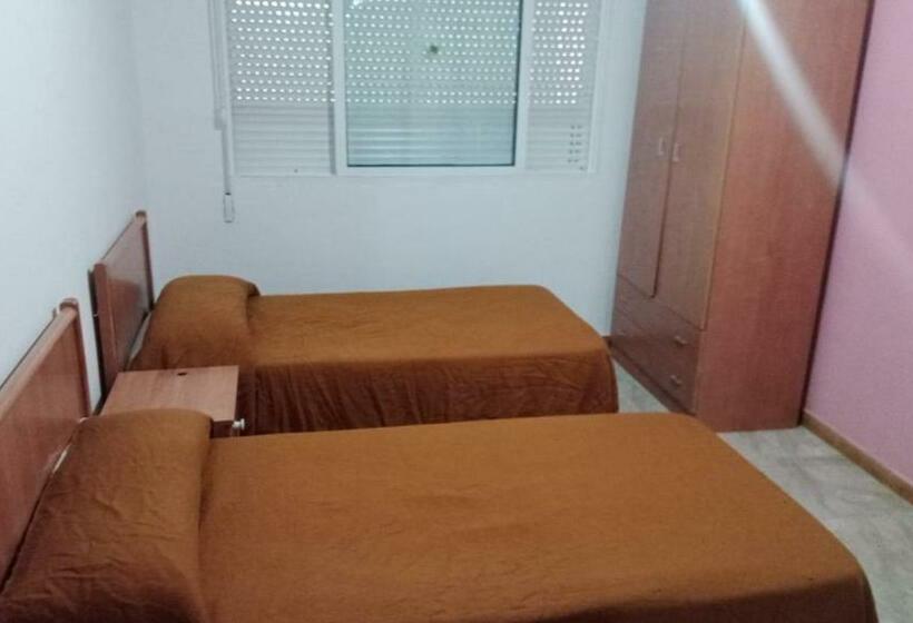 تختخواب در اتاق مشترک, Albergue Bar Villamayor