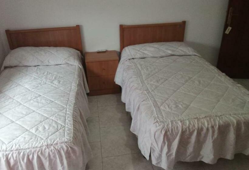 تختخواب در اتاق مشترک, Albergue Bar Villamayor